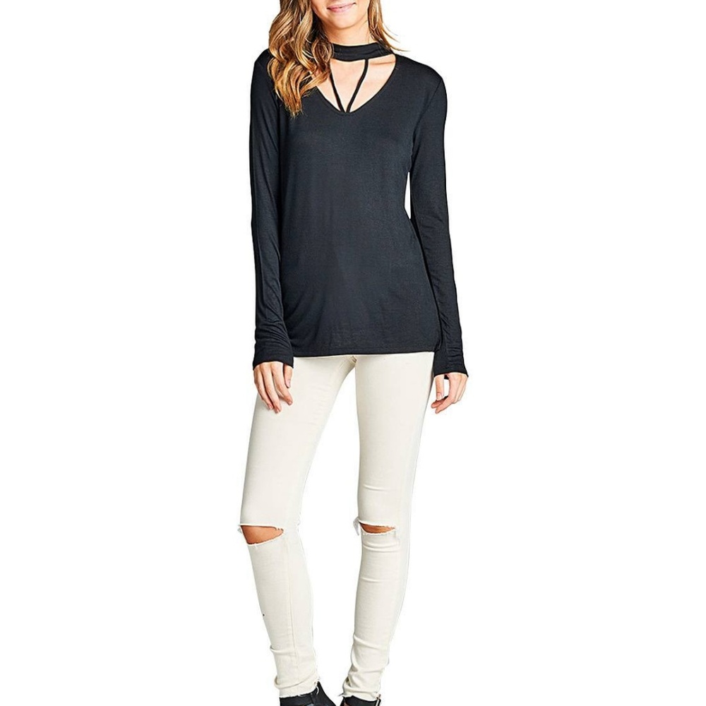 Online Exclusive Black V-Cutout Top - Picture 2 of 3